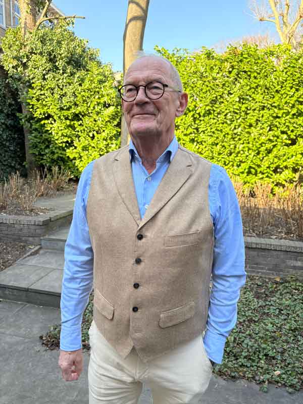 Gilet en soie Pays de Galles avec revers couleur sable