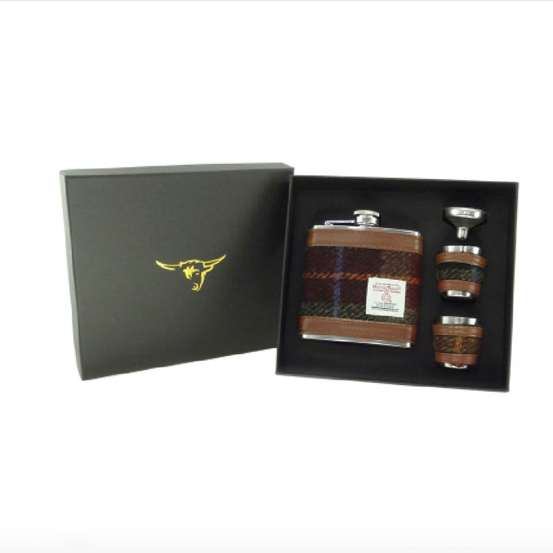 Harris_Tweed_Hip_Flask_Gift_Set_in_MacLeod_Tartan_1