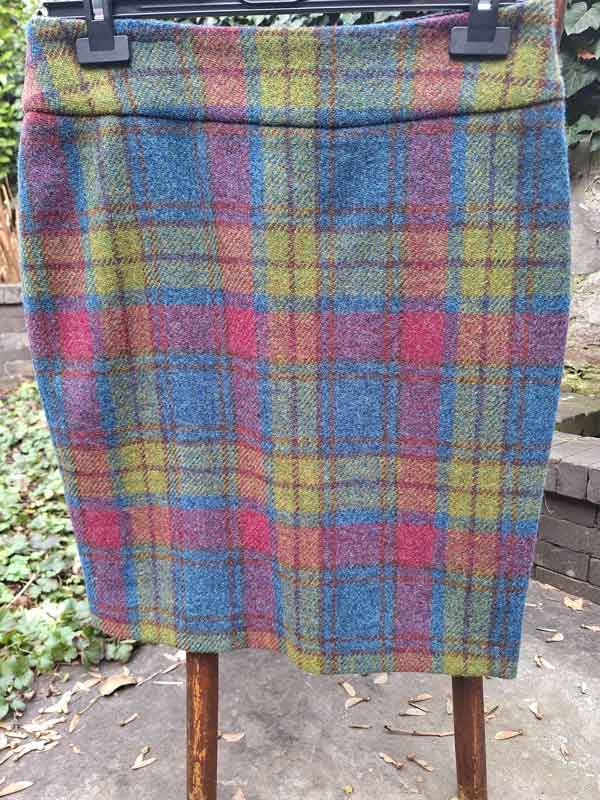 Harris Tweed Dames Rok "Pencil-Skirt" In Candy Check – Image 3