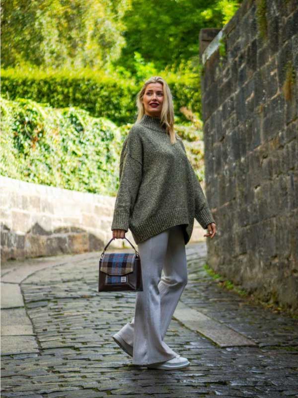 Harris Tweed Highland Messenger Bag In Blue/Brown Check - Afbeelding 7