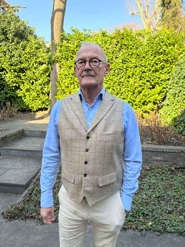 Gilet en soie à revers, motif sable à carreaux multicolores