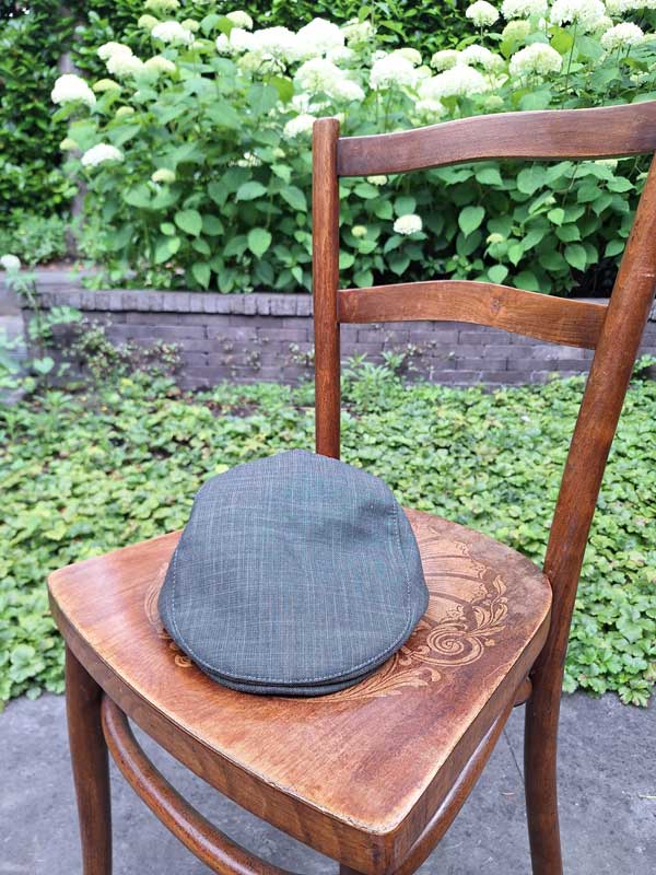 Casquette plate verte d'été