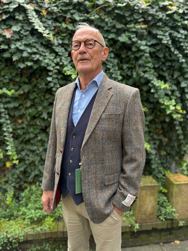 Harris_Tweed_Jacket_631_Leather_Buttons