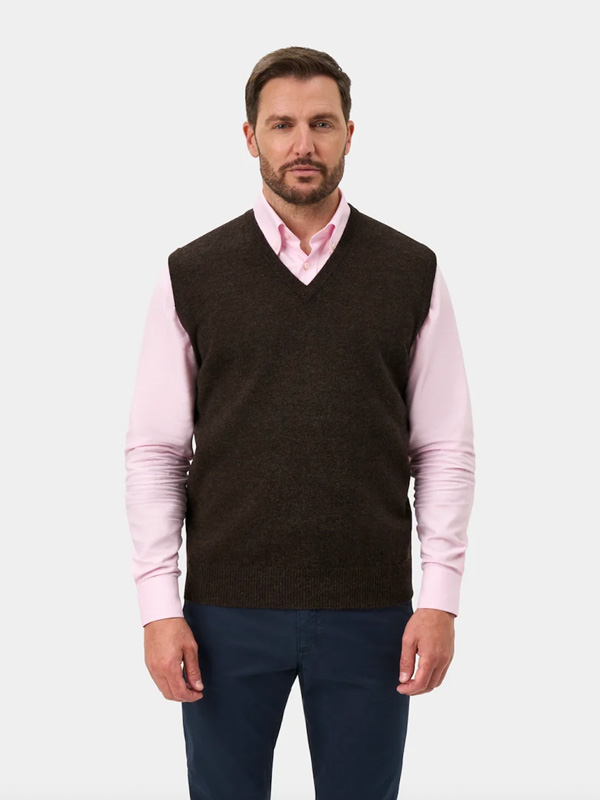 Norfolk_Vee_Neck_Slipover_Cocoa_1
